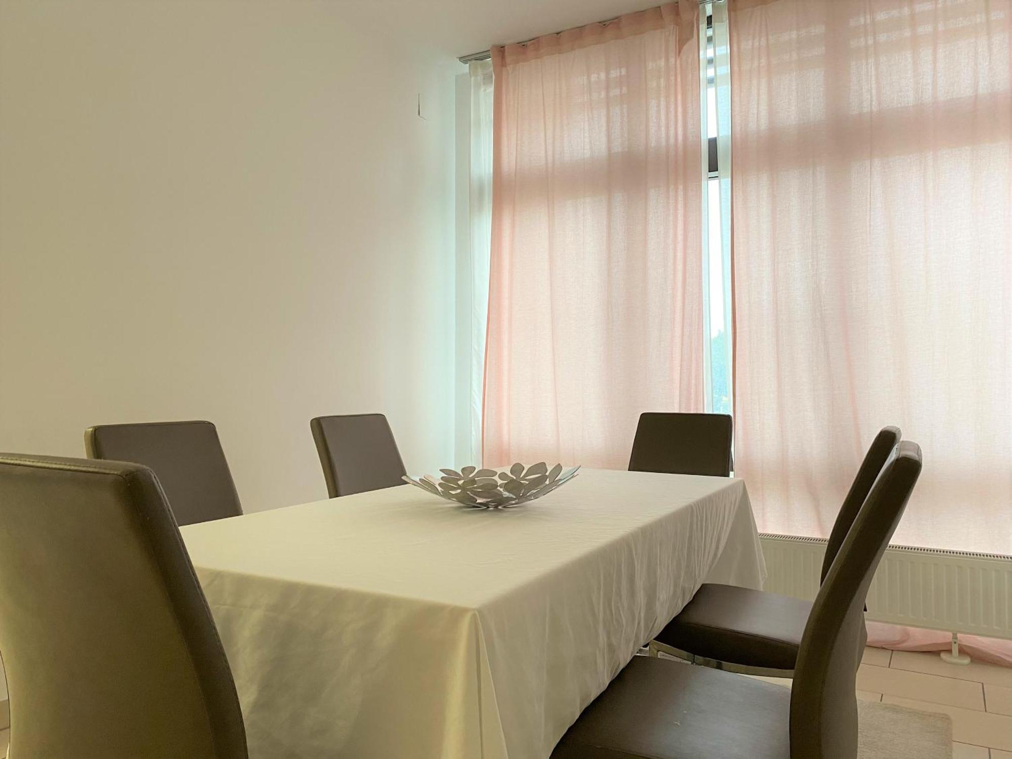 Stadtsuite Mit Sauna In Wiener Neustadt 135 M2 Экстерьер фото