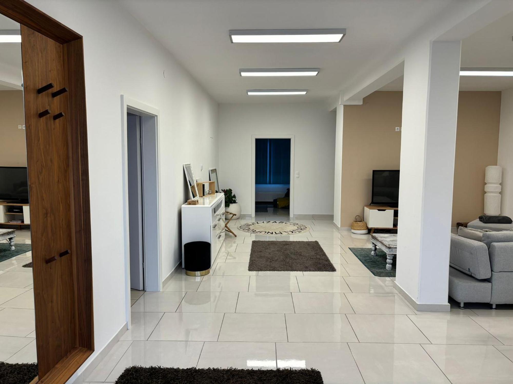 Stadtsuite Mit Sauna In Wiener Neustadt 135 M2 Экстерьер фото
